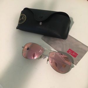 Aviator rose gold ray-ban with silver frame